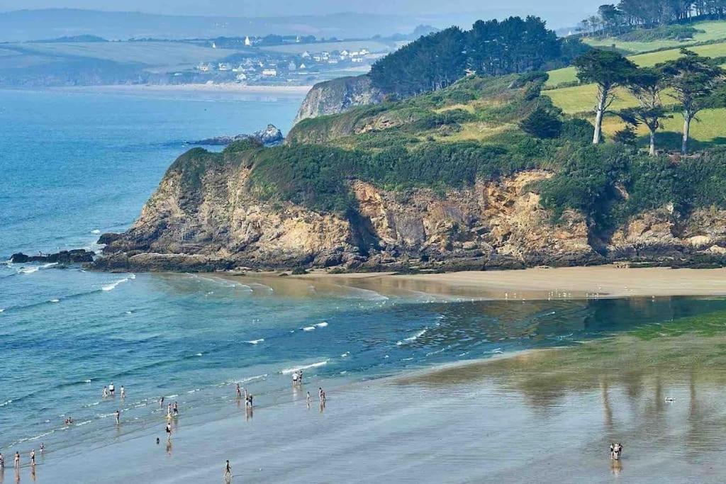 Petit Les Pieds Dans L'eau Douarnenez